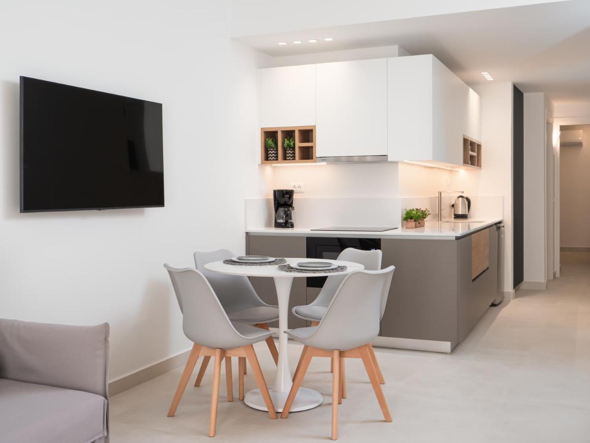 The H Experience - Eclectic Spacious Apartment Near Venetian Castle - 1 Heraklion  Bagian luar foto